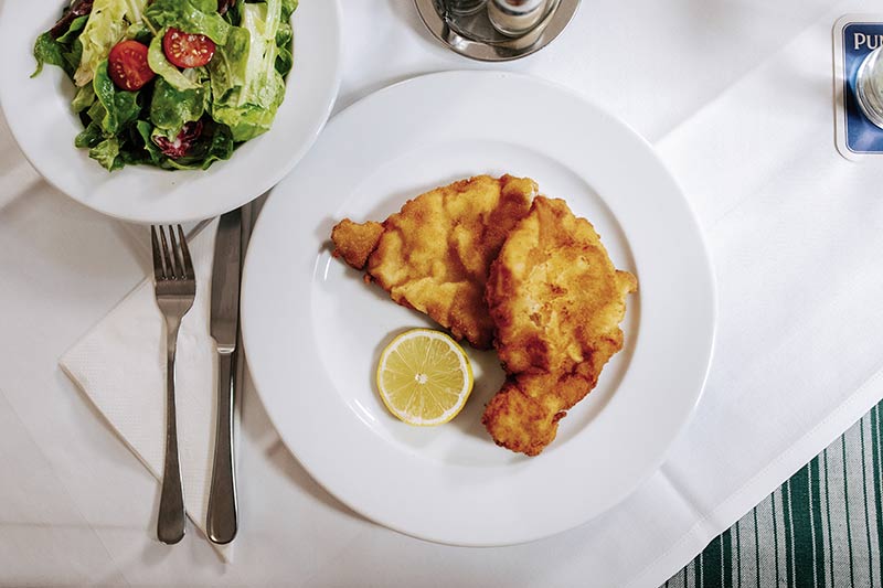 Wiener Schnitzel - Enjoy Viennese delicacies 